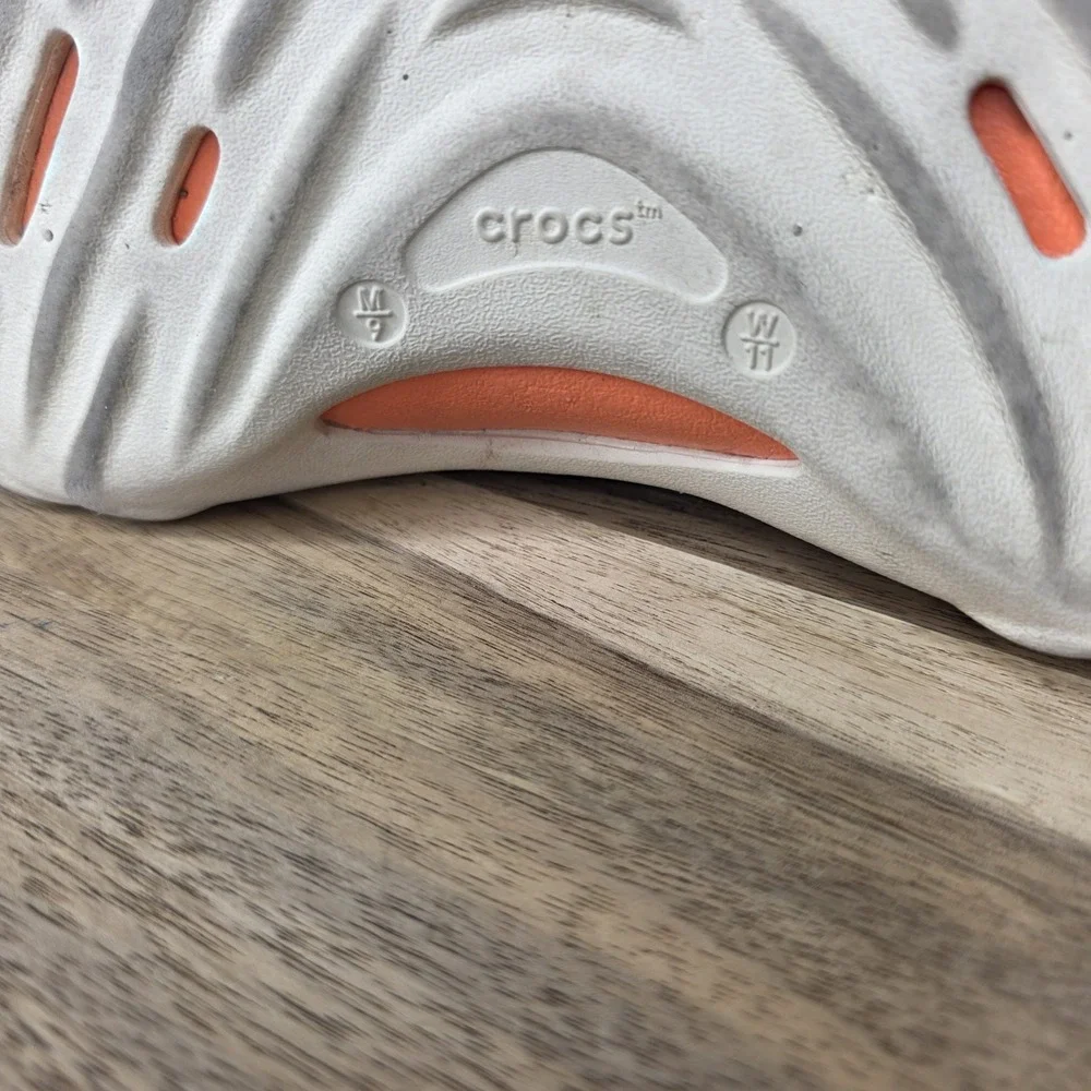 Crocs Echo Wave Vanilla Men 9  Wmns 11 Sandal Slide 210521-108 futuristic Wavey